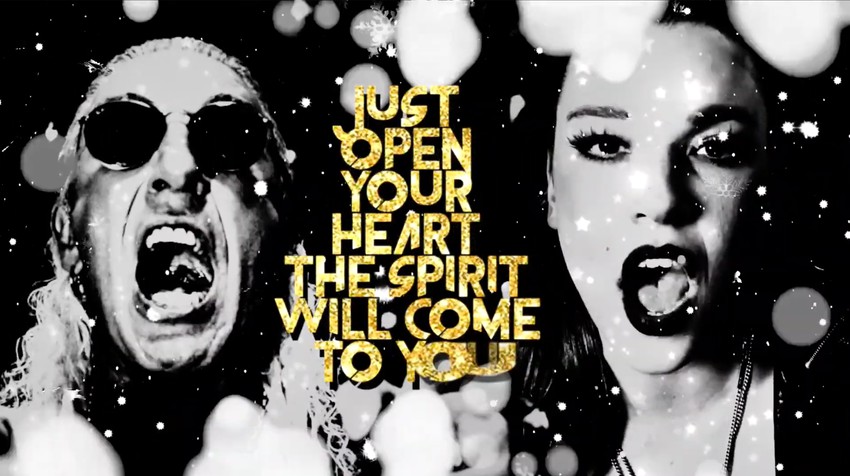 You are currently viewing DEE SNIDER & LZZY HALE – ‘THE MAGIC OF CHRISTMAS DAY’