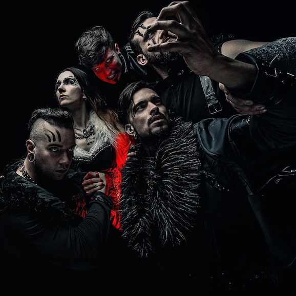 You are currently viewing MANNTRA – Mittelalter-Rocker mit ’Slave’ Clip