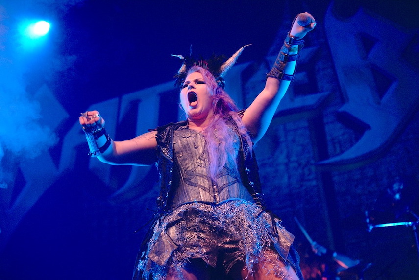 You are currently viewing BATTLE BEAST Sängerin NOORA LOUHIMO EXPERIENCE auf Solopfaden