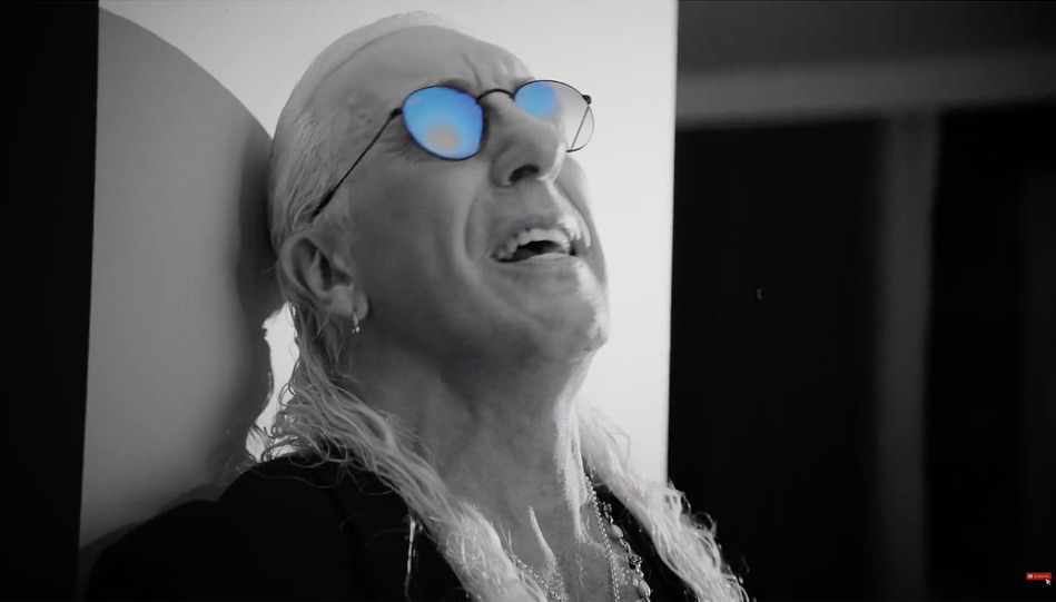 You are currently viewing DEE SNIDER – ‘Love Hurts’ (Nazareth) Orchester Cover
