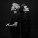 DEINE LAKAIEN – ‘Dust In The Wind’ (KANSAS) als Lyricvideo
