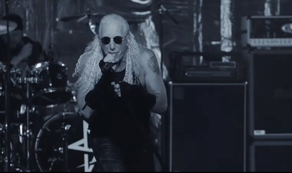 You are currently viewing DEE SNIDER – ‘Down But Never Out’ Videopremiere
