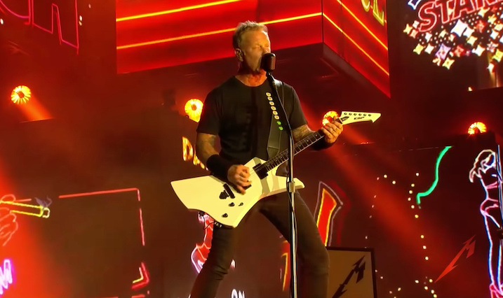 You are currently viewing METALLICA – Frische Livevideos:´The Struggle Within’, ’Moth Into Flame’