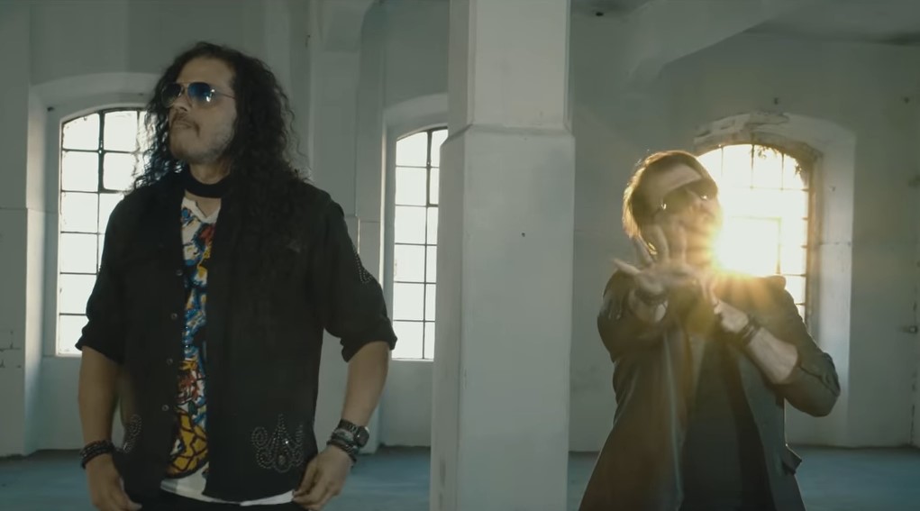 You are currently viewing JEFF SCOTT SOTO ft. BJ (Soto, Spektra) – ‚Holding On‘ Duett im Video