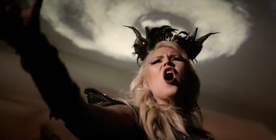 Read more about the article BATTLE BEAST – servieren ‚Eye of the Storm‘ Video