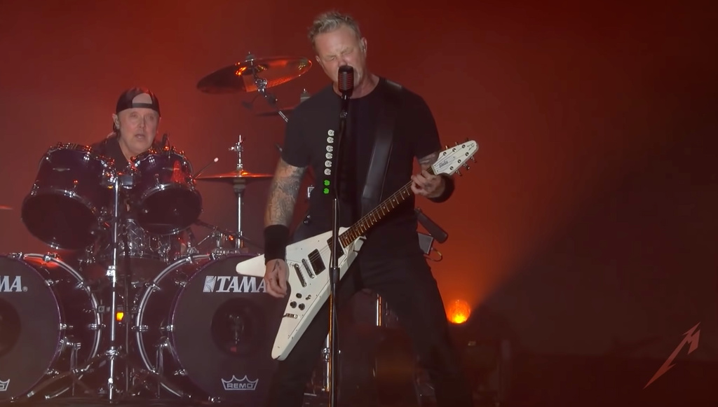 You are currently viewing METALLICA –  ‘Fight Fire with Fire’ &’One’ Livevideos