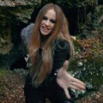 FROZEN CROWN – veröffentlichen Video zu ‚The Water Dancer‘