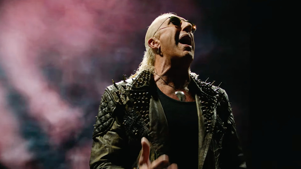 You are currently viewing DEE SNIDER – ‘Stand‘ Premiere im Video
