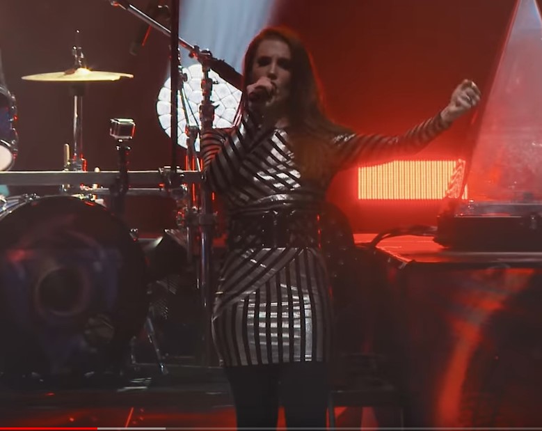 You are currently viewing EPICA – teilen ‚Beyond The Matrix‘ „Live at the Zenith“-Video