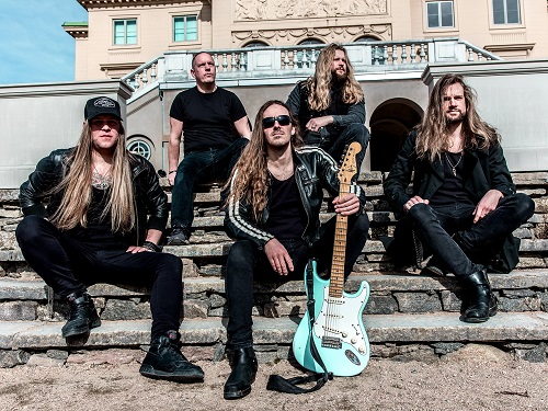 Read more about the article PERPETUAL ETUDE – 80er Metaller stellen ‚Our Love‘ Lyric Clip online