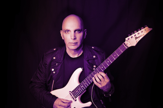 You are currently viewing JOE SATRIANI – Neuer Track ‘Faceless‘ (Visualizer)