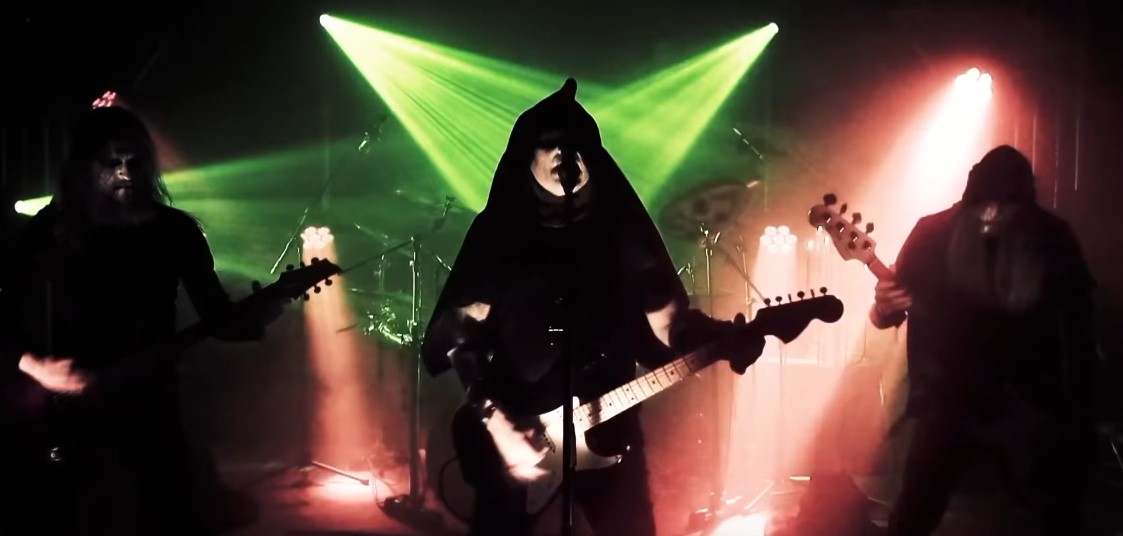 You are currently viewing SERVANT – Black Metaller teilen `Black Mass Evocation` (Full Live Show)