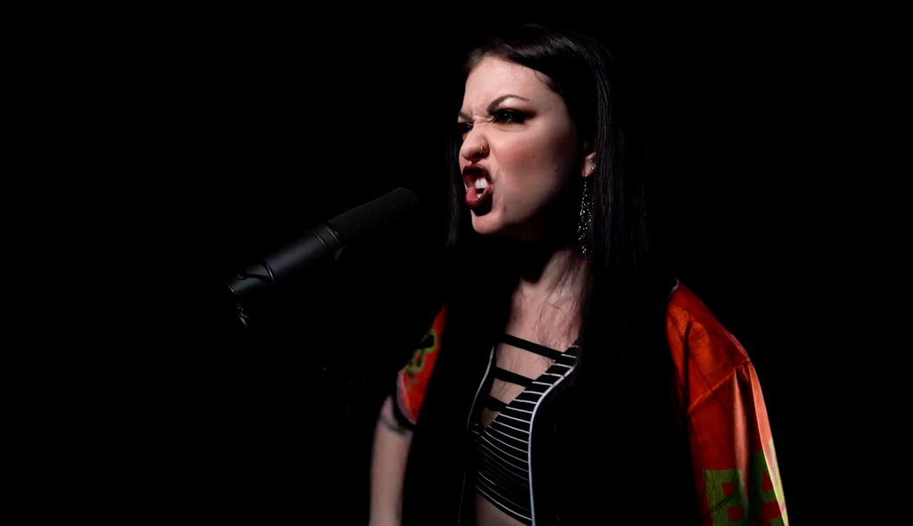 You are currently viewing VICKY PSARAKIS – Aus Hip Hop wird Metal ‘Say So‘ Video