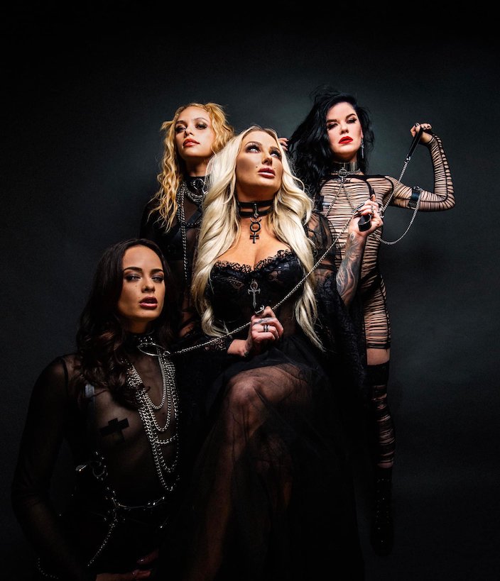 You are currently viewing GINA AND THE EASTERN BLOCK ft. Butcher Babies HEIDI SHEPHERD – `Freak On A Leash` (Korn) Video