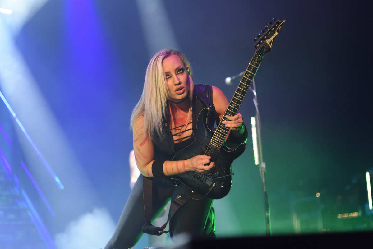 You are currently viewing NITA STRAUSS ft. ALICE COOPER – `Winner Takes All´ Premiere online