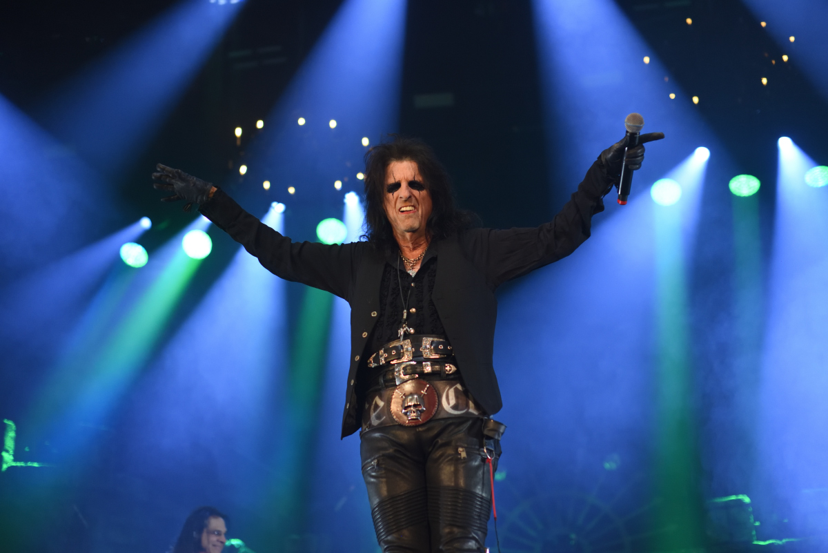 You are currently viewing ALICE COOPER – `School’s Out´ (Live At Hellfest 2022) Clip geteilt