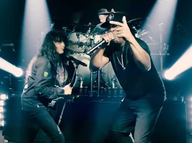 You are currently viewing ANTHRAX ft. Chuck D. – ‚Bring The Noise‘ Livevideo zum „XL“ Digitalrelease