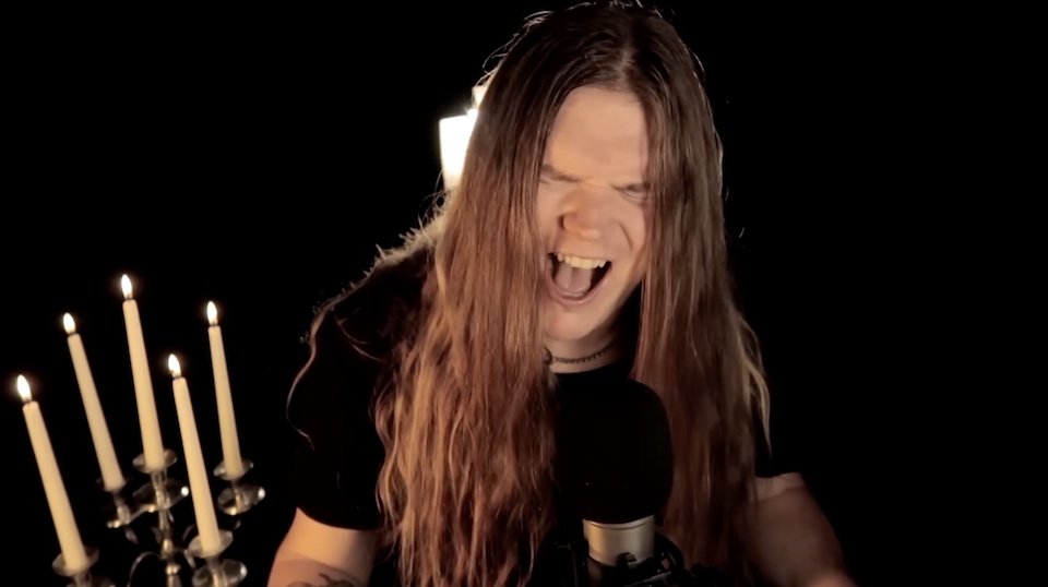 You are currently viewing Sabaton Gitarrist TOMMY JOHANSSON –  Zeigt QUEEN Cover: `Who Wants To Live Forever`
