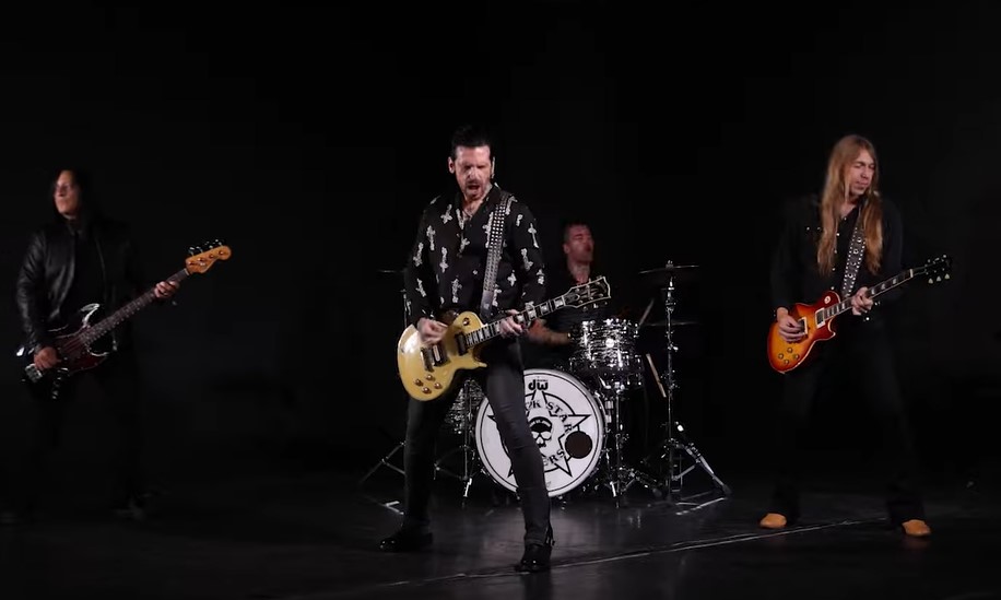 You are currently viewing BLACK STAR RIDERS – `Riding Out the Storm´ Song und Video enthüllt