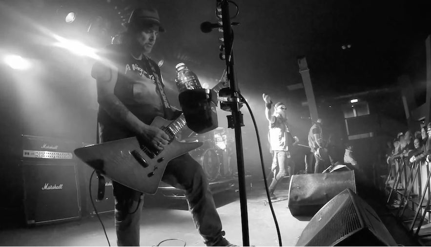 You are currently viewing PHIL CAMPBELL AND THE BASTARD SONS – Offizielles Livevideo zu `Bite My Tongue`