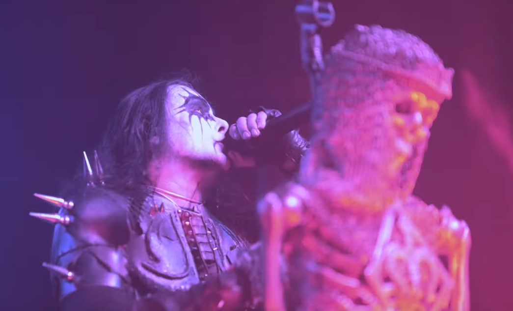 You are currently viewing CRADLE OF FILTH – `Demon Prince Regent´ Livevideo zum „Trouble and Their Double Lives“ Release