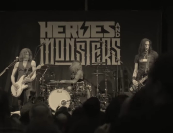 You are currently viewing HEROES AND MONSTERS – `Angels Never Sleep´ Videopremiere des Rocktrios