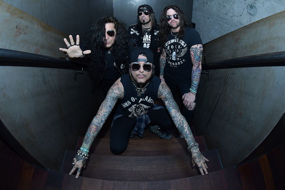 You are currently viewing KICKIN VALENTINA – Neuer High-Energy Rocker `Takin A Ride` ist online