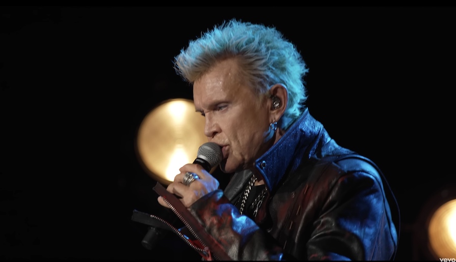 You are currently viewing BILLY IDOL ft. Steve Stevens – `White Wedding` Liveperformance
