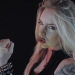 LAURA GULDEMOND – BURNING WITCHES Frontfrau streamt `Symphony Of Destruction` Cover