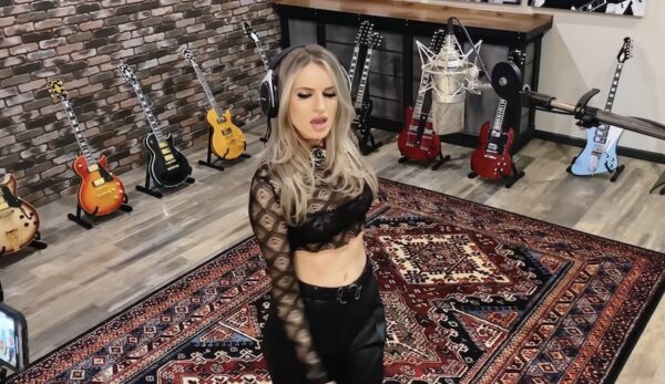 GABBI GUNN Mit Neuem WHITESNAKE Cover Here I Go Again Obliveon gabbi-gunn-mit-neuem-whitesnake-cover-here-i-go-again-obliveon