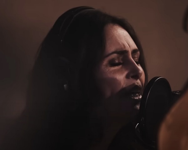 You are currently viewing WITHIN TEMPTATION – `Ritual´ (Acoustic) Video und `We Go To War´ Visualizer sind online