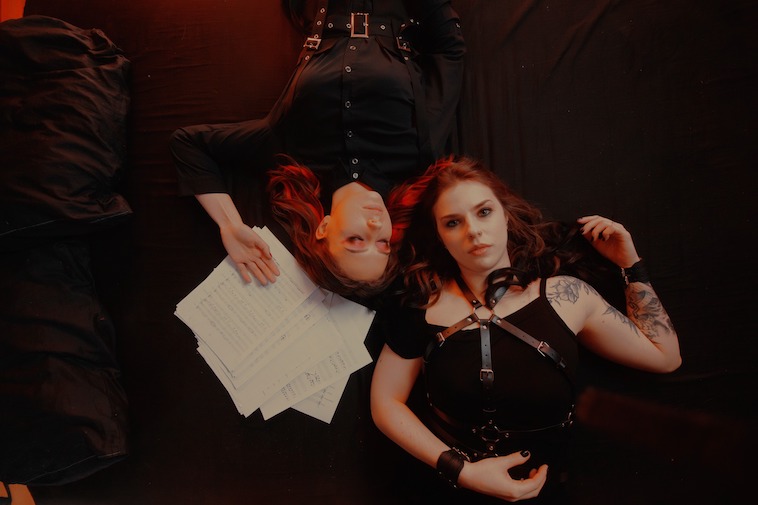 Read more about the article BELLE MORTE – Dark Symphonic Outfit mit `Exorcism´ Piano Version