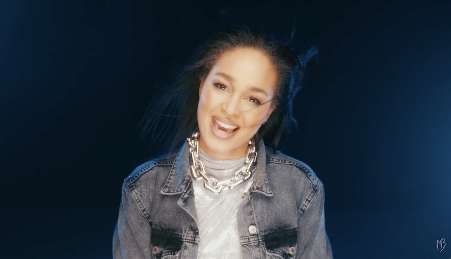 You are currently viewing MELISSA BONNY – AD INFINITUM Sängerin auf Abwegen: `Gravitate` Solosingle im Video