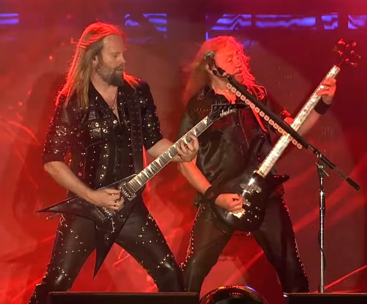 Mehr über den Artikel erfahren JUDAS PRIEST – Teilen offiziellen `Riding On The Wind´ Liveclip