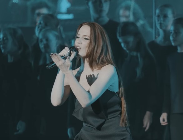 Mehr über den Artikel erfahren EPICA – `The Ghost in Me´ (Live at The Symphonic Synergy) Clip geteilt