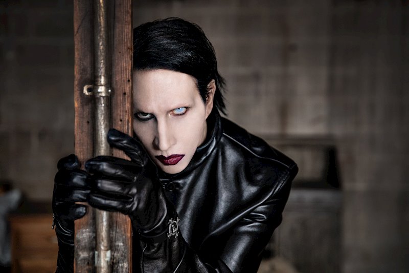 Mehr über den Artikel erfahren MARILYN MANSON – `OAUG` Video & “One Assassination Under God” Full Album Stream