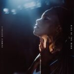 CAMMIE BEVERLY – Oceans of Slumber Sängerin teilt `Kiss of the Moon` Single