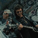 TONY IOMMI & ROBBIE WILLIAMS –  Kooperation bei `Rocket` Single