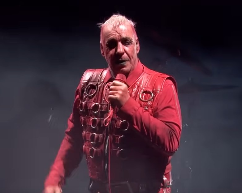 Du betrachtest gerade TILL LINDEMANN – Kompletter Gig beim Graspop Metal Meeting 2025 ist online