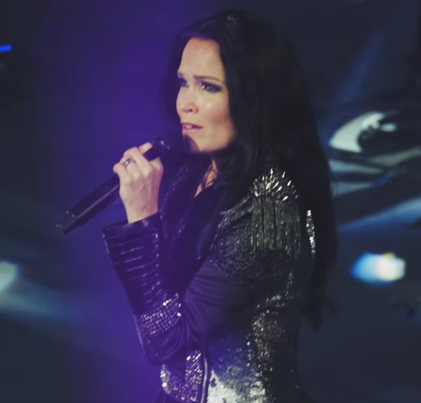 Du betrachtest gerade TARJA – `Naiad´ Video vom „Circus Life“ Album geteilt