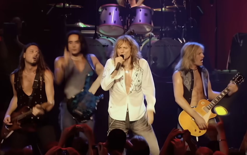 Du betrachtest gerade WHITESNAKE – `Judgement Day´ (Official Live Video 2025 Remaster) von der „Access All Areas: Live“ Scheibe