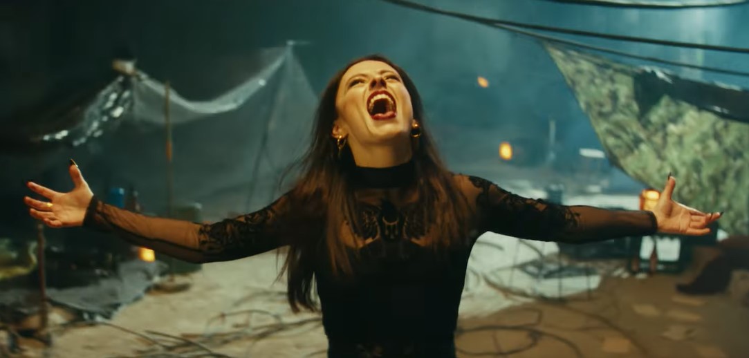 Du betrachtest gerade BEYOND THE BLACK – „Break The Silence“ Titeltrack im Video