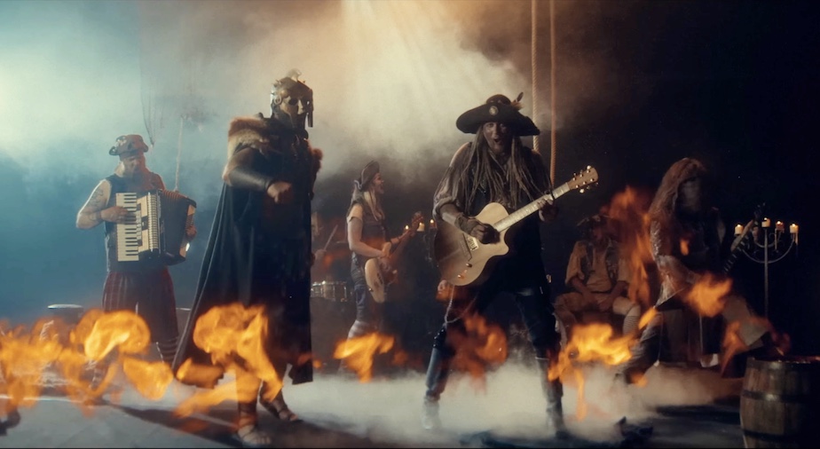 Du betrachtest gerade MR. HURLEY & DIE PULVERAFFEN ft. WARKINGS – `All Hail The Captain` Videopremiere