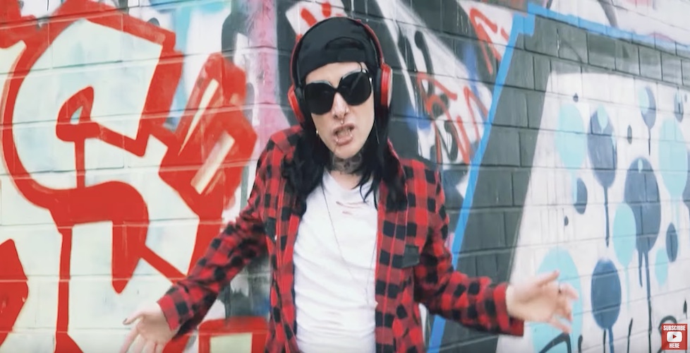 Du betrachtest gerade VLAD IN TEARS ft. John Connor (Dog Eat Dog) – `Your Trace` Premiere im Video