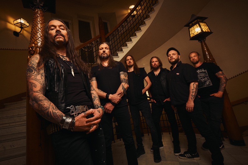 Du betrachtest gerade AMORPHIS  – Tanzen mit “Borderland” zwischen den Welten