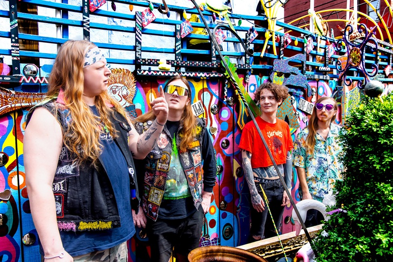 Du betrachtest gerade BONGINATOR zünden den 80s-Overkill