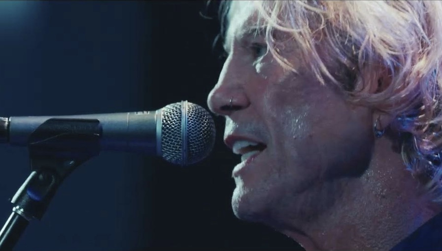 Du betrachtest gerade DUFF MCKAGAN – `Holy Water / I Wanna Be Your Dog` Live von “Live From London