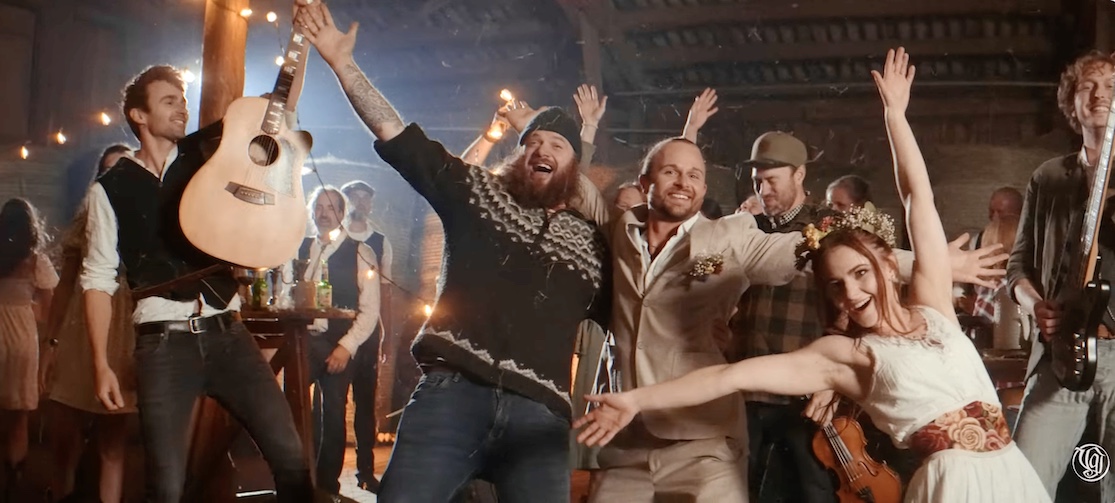 Du betrachtest gerade VERSENGOLD – Neue Single `Dans op de Deel` im Video