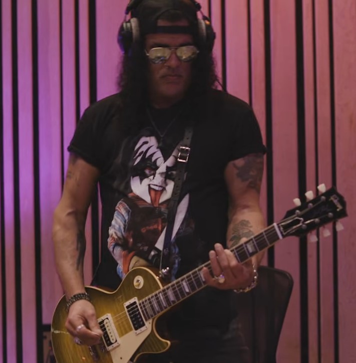 Du betrachtest gerade SLASH, Gene Hoglan, Brendan & Bear McCreary – `Deathstalker´ Titelsong im Video