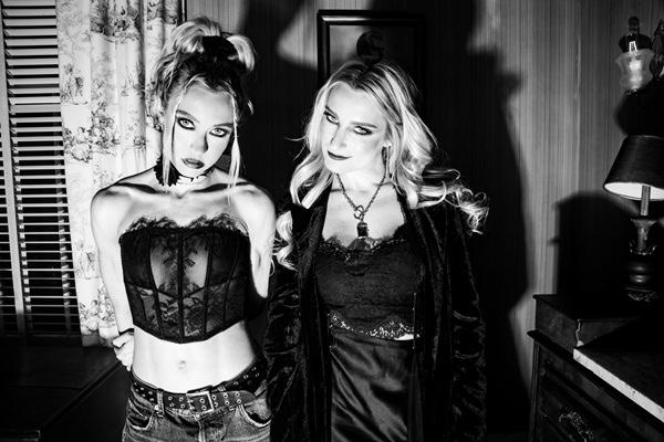 Du betrachtest gerade THE PRETTY WILD – Modern Metal Outfit teilt `Zero.Point.Genesis`